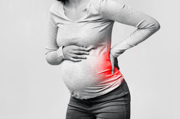 کمر درد در اوایل بارداری و 2 علت اصلی